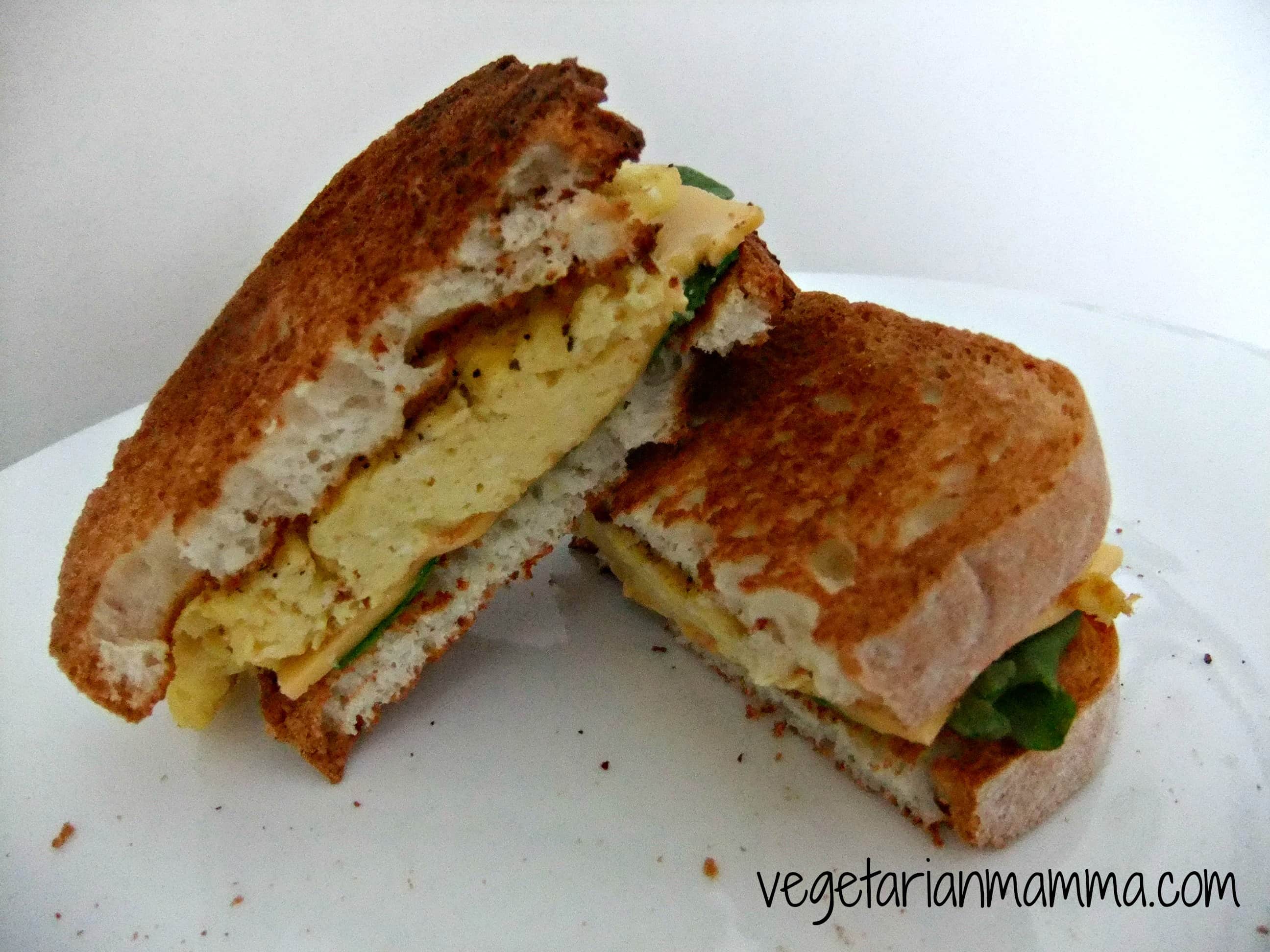 Scrambled Egg Cheese and Spinach Sandwich – #glutenfree