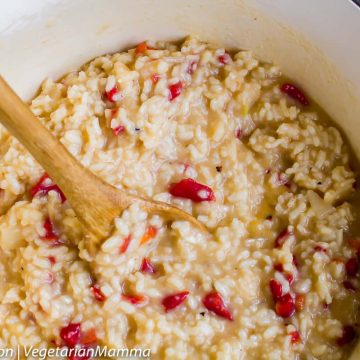 Want a quick and delicious meal? This roasted red pepper risotto will do the trick.