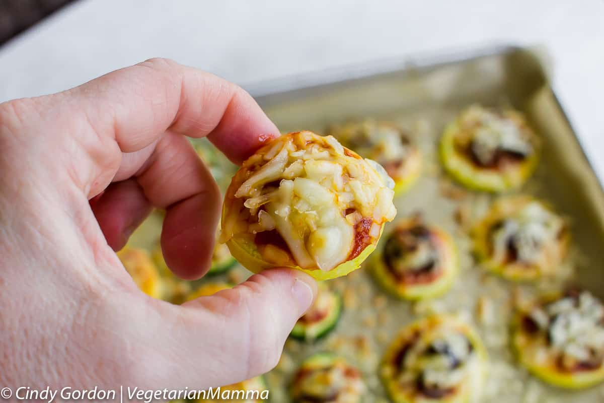 Zucchini Pizzas 