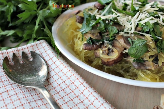 Mushroom Spaghetti Squash @vegetarianmamma.com - #spaghetti