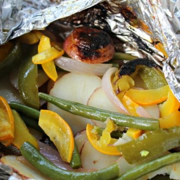Foil Packet Cooking - Grilled potatoes and vegetables