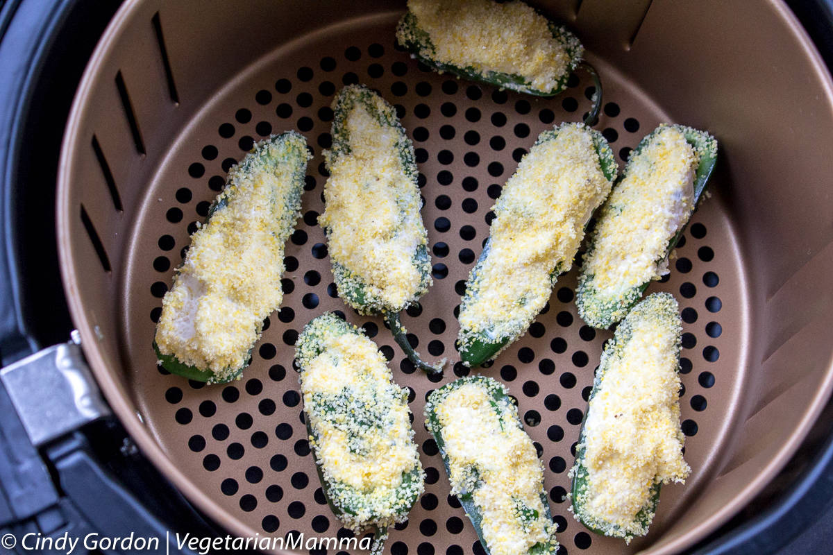 Air Fryer Jalapeno Poppers @vegetarianmamma.com