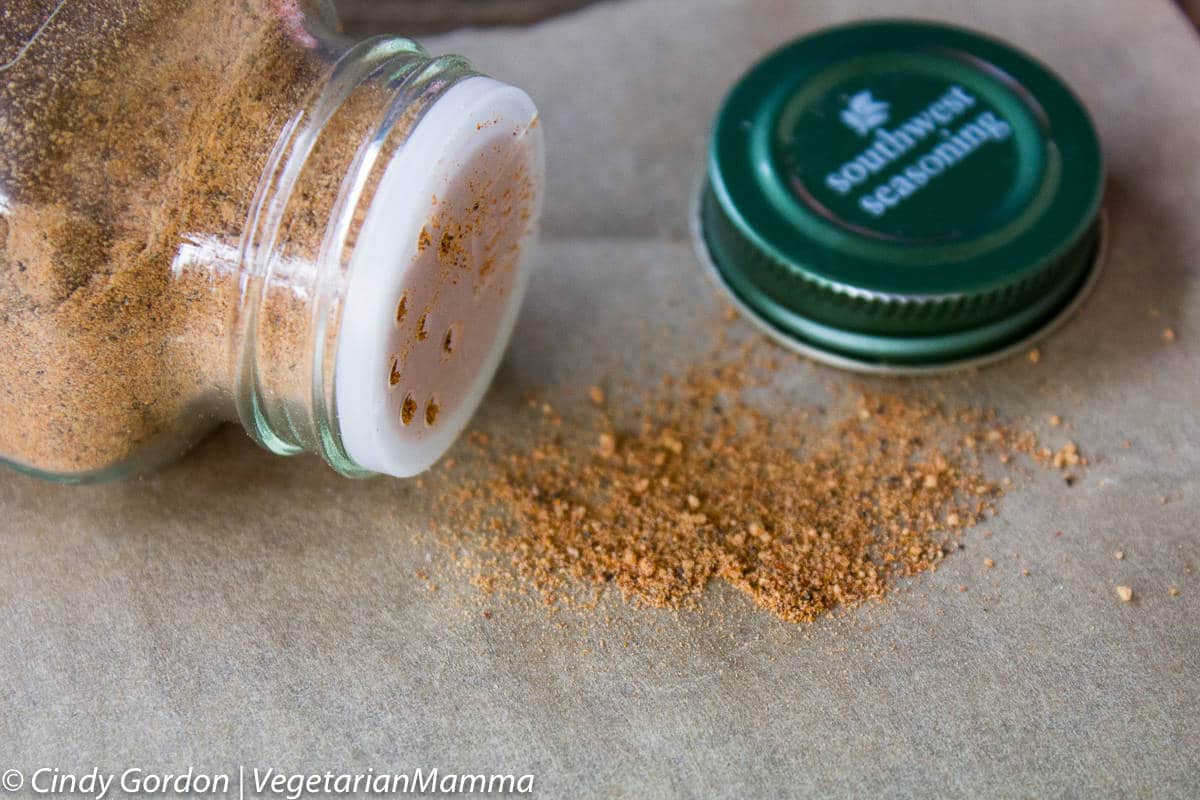 A jar of Simply Organic Southwest Seasoning