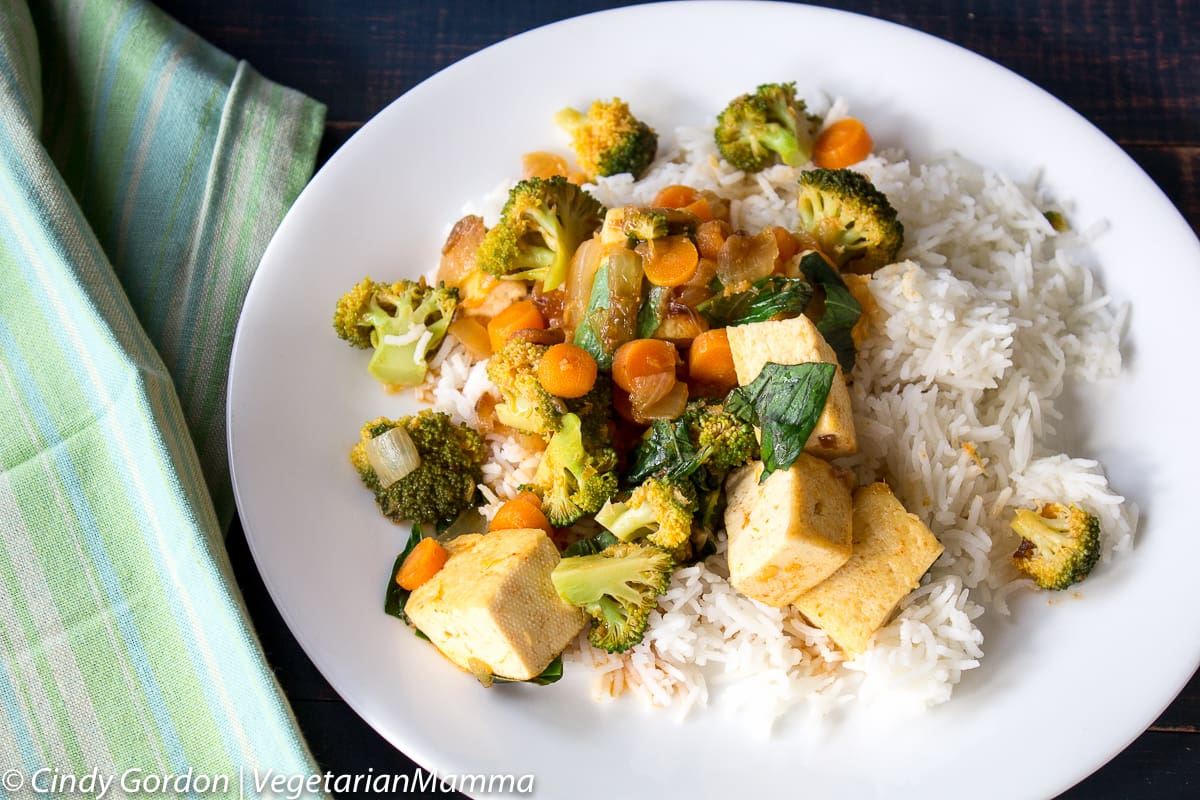 Curry Tofu with Broccoli and Rice