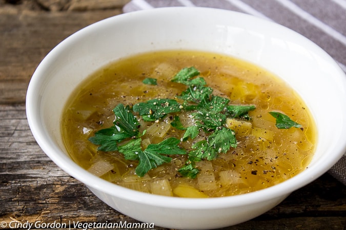 https://vegetarianmamma.com/wp-content/uploads/2017/07/Instant-Pot-Potato-Leek-Soup-@Vegetarianmamma.com-2.jpg