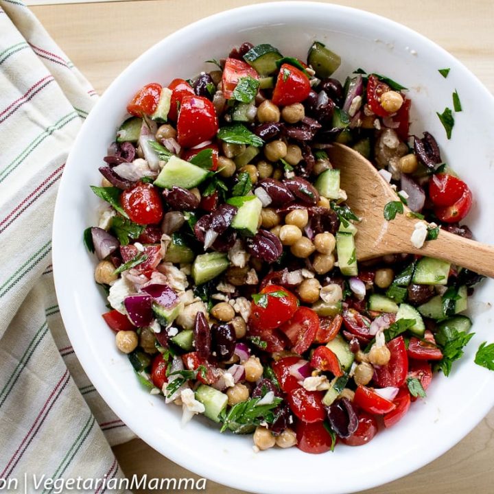 Mediterranean Chickpea Salad - Vegetarian Mamma