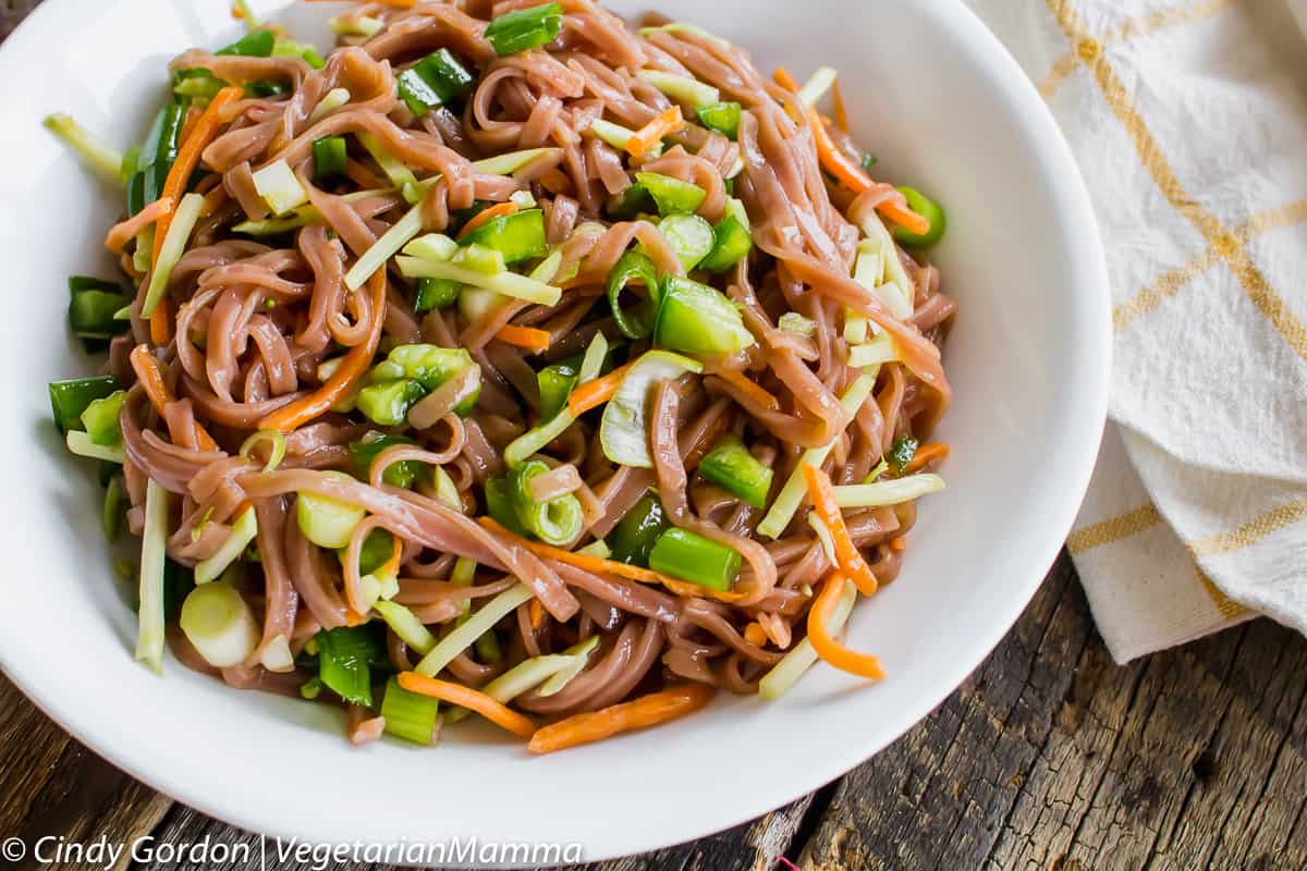 easy-asian-pasta-salad-lunch-prep-idea-vegetarian-mamma