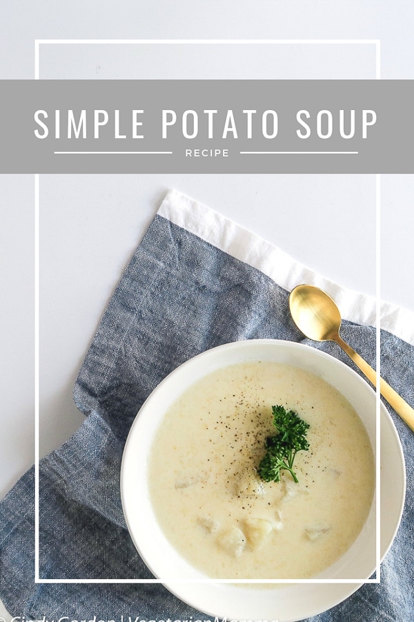 Any season is great for soup, but when the winter chill rolls in this soup is perfect.  Grab a hot bowl of Vegetarian Potato Soup! #soup #vegetarian #potatosoup