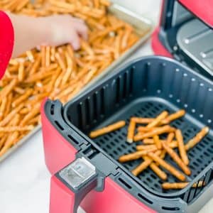 air fryer seasoned pretzels in the air fryer basket