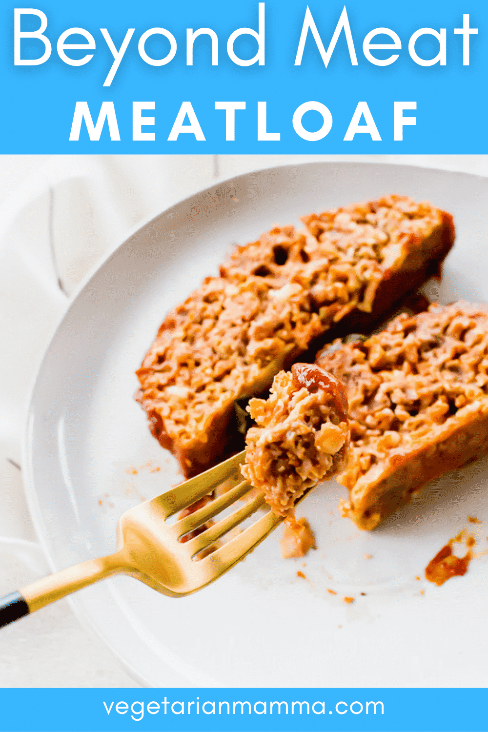 Beyond Meat meatloaf is the vegan comfort food of your dreams! Enjoy all the flavors of a traditional meatloaf with a plant-based protein swap instead of meat. #beyondmeat #beyondmeatmeatloaf #vegetarianmeatloaf