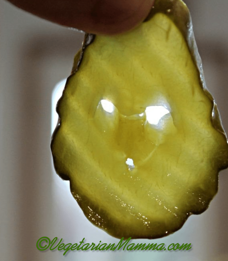 A round pickle slice