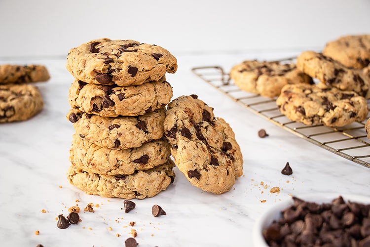 Vegan Oatmeal Chocolate Chip Cookies - Vegetarian Mamma