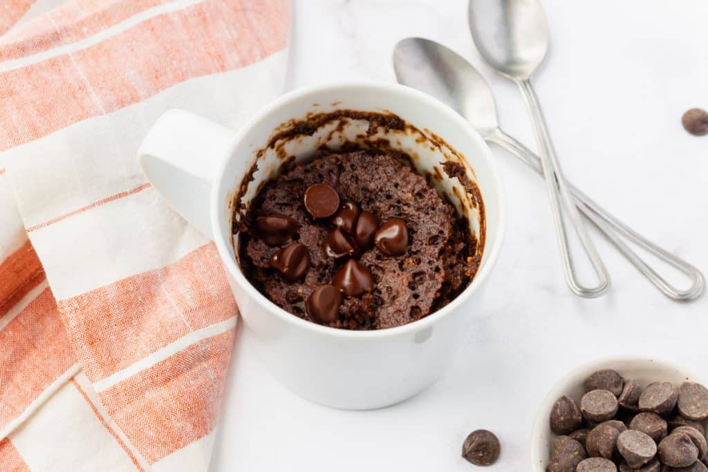 a chocolate cake in a mug