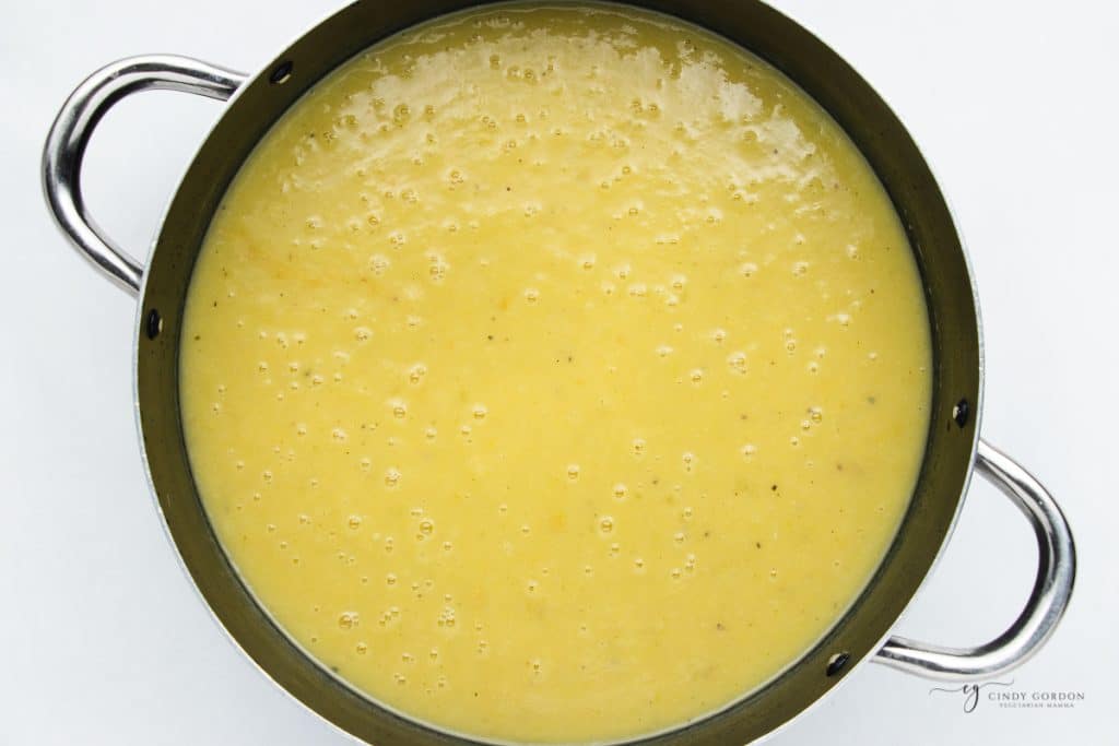 creamy magic leek soup, after it's been blended.